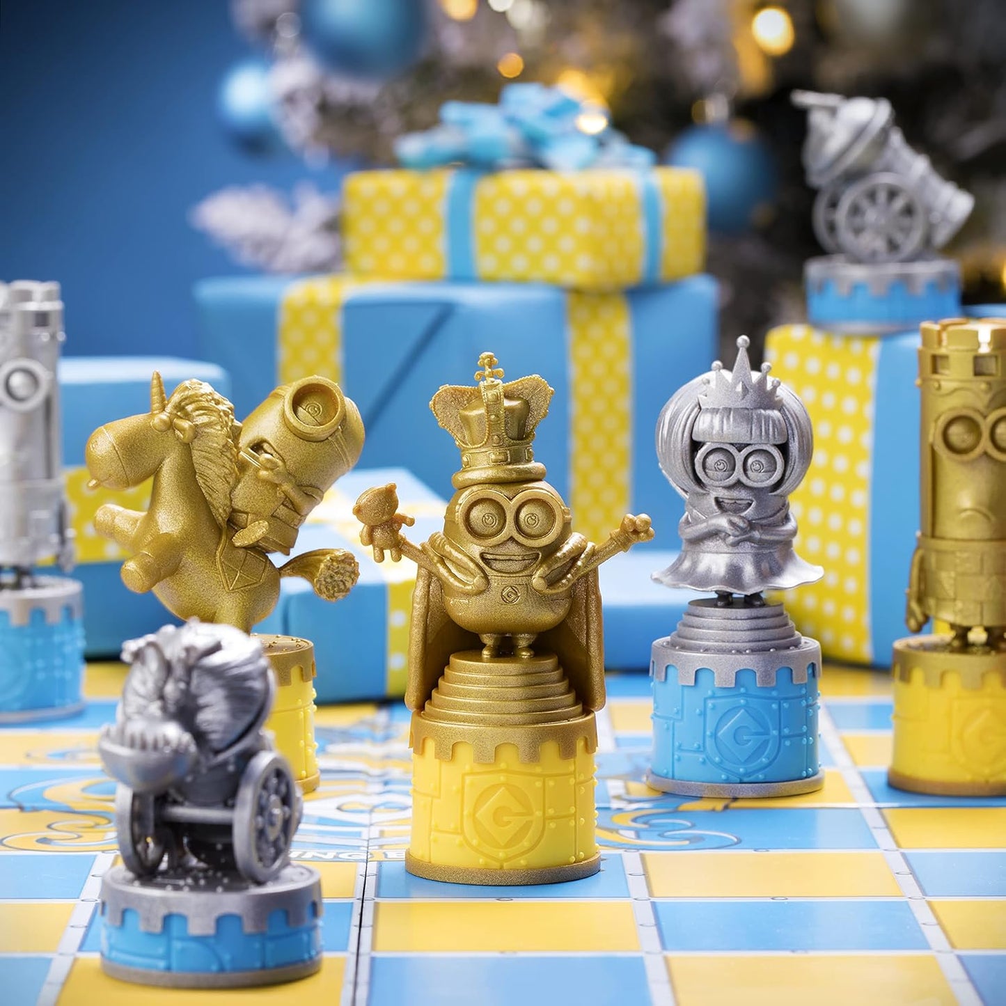 The Noble Collection Minions Medieval Mayhem Chess Set